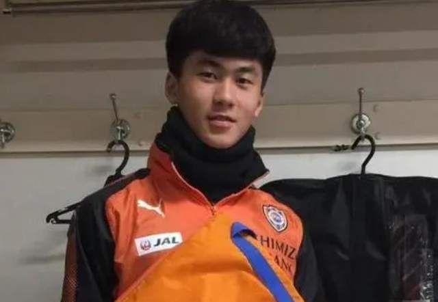 双性总裁羞涩坐莲h